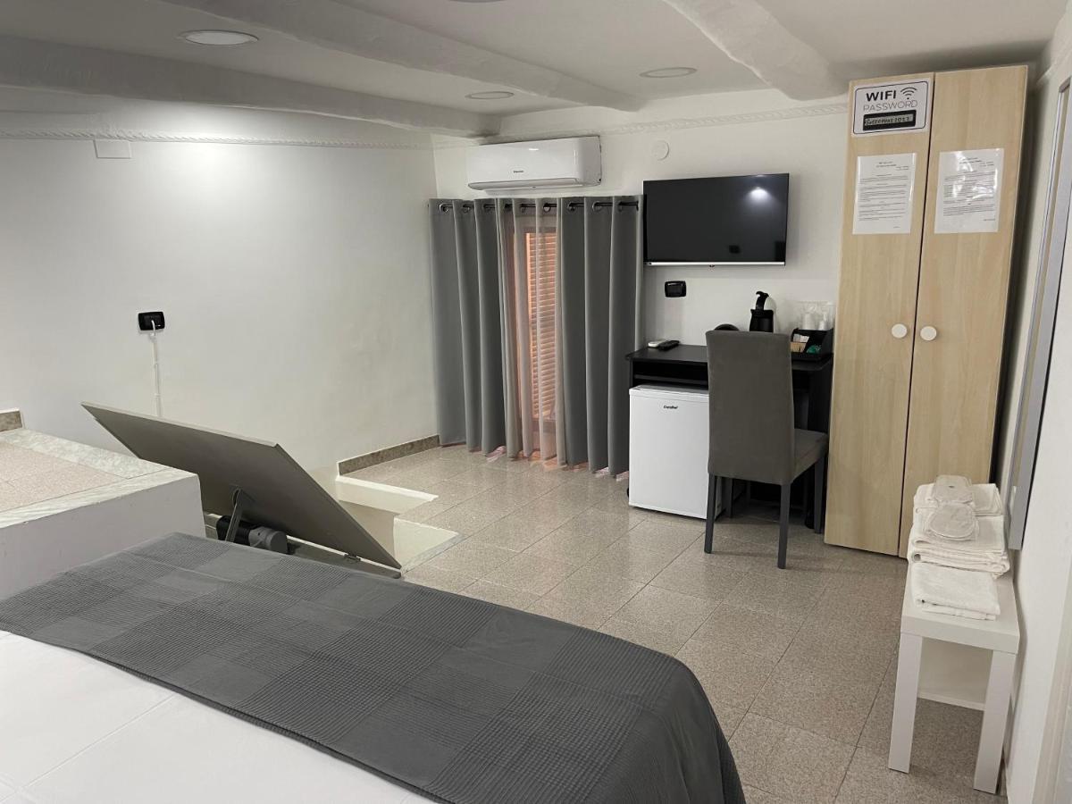 Sott O Pont Napoli Bed & Breakfast Bagian luar foto